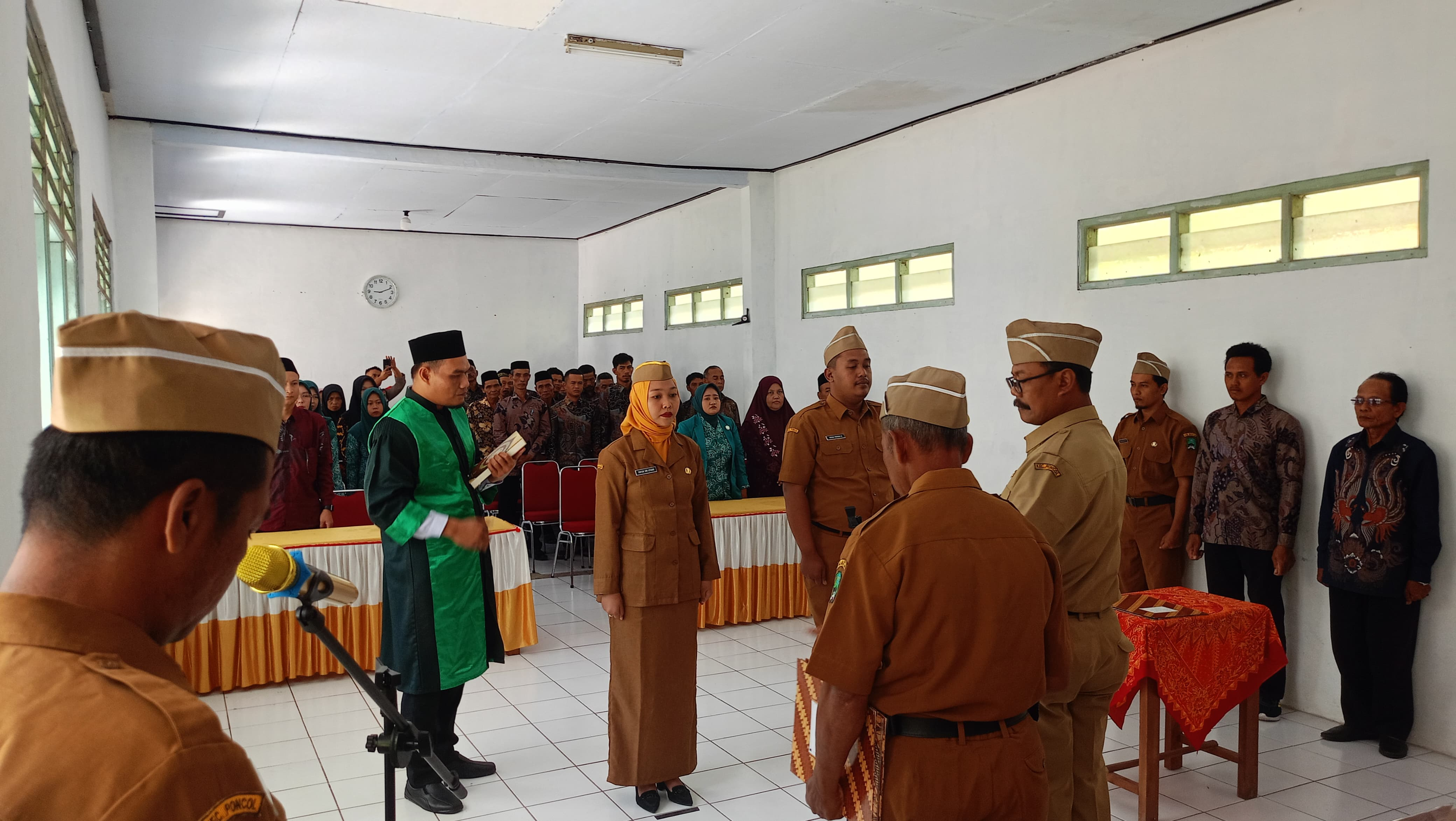 PELANTIKAN PERANGKAT DESA SOMBO FORMASI KASI PEMERINTAHAN DAN KASI PELAYANAN